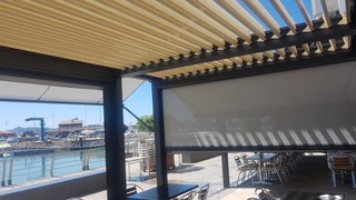 Quadro Louver Roof