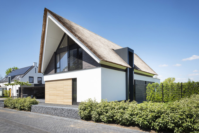 Fotoreportage van Sunshield klant in magazine Tijdloos Wonen van augustus 2020