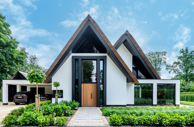 Bij de Brabantse Wal zijn zes louver systemen in drie vormen geïnstalleerd, met kantelbare lamellen
