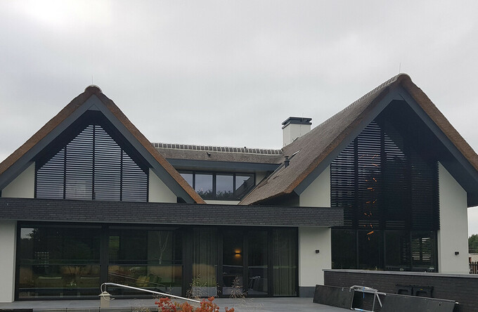 Sunshield presenteert de eerste projecten met de 107-E lamellen