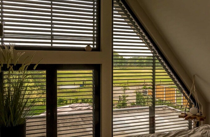 Houd binnen de zon buiten, met elegante louvers